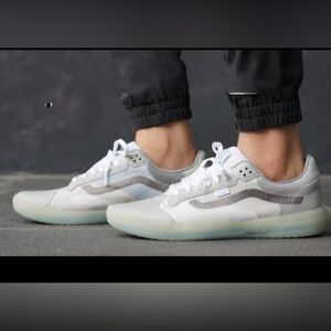 Women’s Vans Evdnt Ultimate Waffle sneakers size 7.5